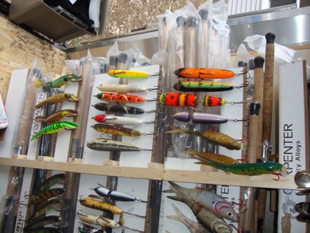 Click to expand / contract the width of this image