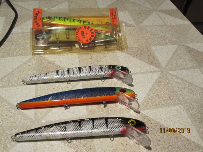 Click to expand / contract the width of this image