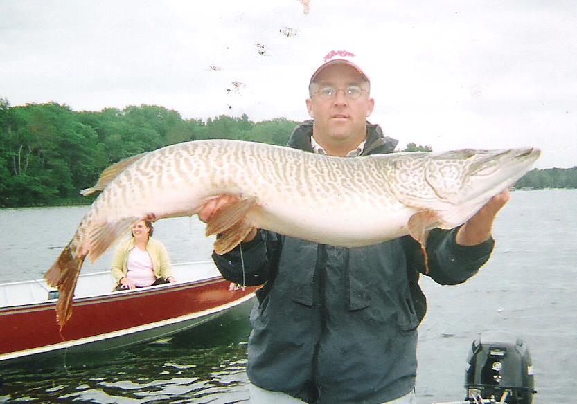 Tennessee fishing records: 55-inch muskellunge landed, but let go