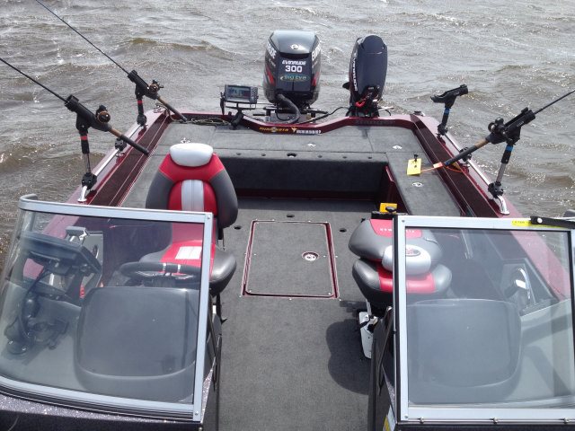 MuskieFIRST  8'6 rod storage in Ranger boats » Muskie Boats and Motors »  Muskie Fishing