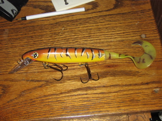 MuskieFIRST  Pictures of baits » Basement Baits and Custom Lure Painting »  More Muskie Fishing