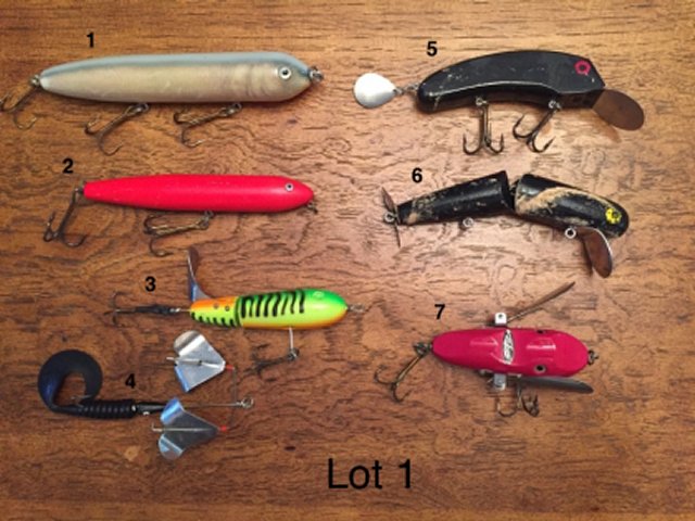 Assorted fishing lures lot - some rattlers - Lot of 13