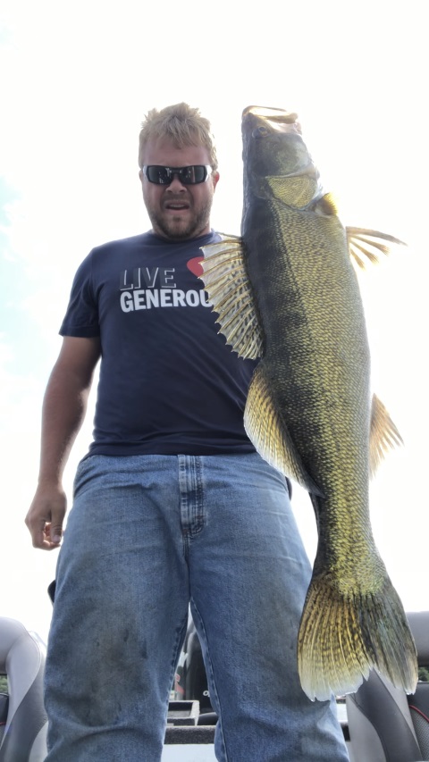 Chunky musky in the net on the jointed Kirby : r/FishingOntario