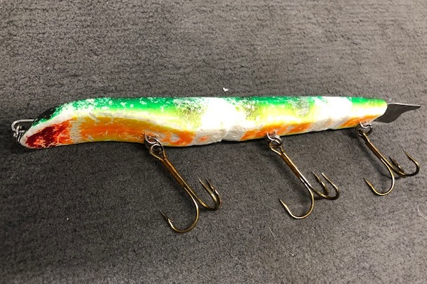 SUICK WOOD MUSKIE MUSKY FISHING LURE GOLD SCALE