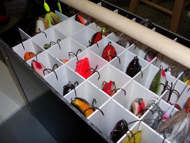 MuskieFIRST  basement tackle box » Basement Baits and Custom Lure Painting  » More Muskie Fishing