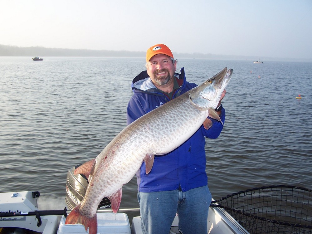 Everything about it was pretty unbelievable': 51.5 inch Muskie caught in  West Bay