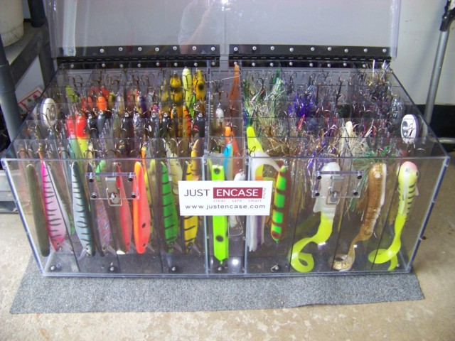 This is the ULTIMATE MUSKY Tackle Box (Giant Lure Storage) 