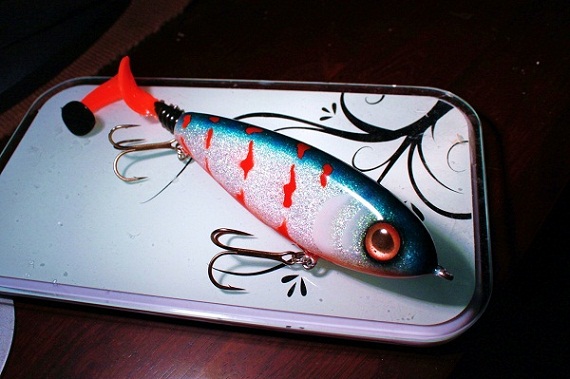 MuskieFIRST  basement tackle box » Basement Baits and Custom Lure Painting  » More Muskie Fishing