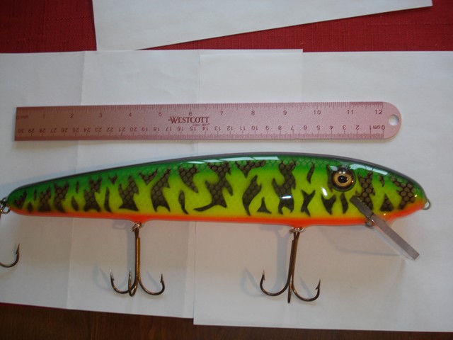 MuskieFIRST  lucky 13 » Basement Baits and Custom Lure Painting