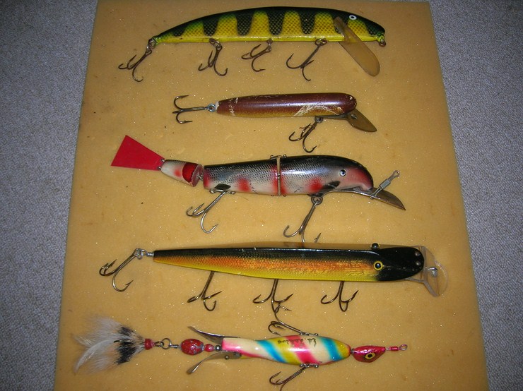 4 - vintage wood musky fishing lures