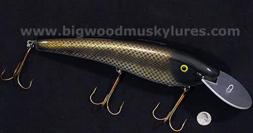 Double D Crankbait a mid depth lure for fishing Muskies. Just my