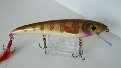 MuskieFIRST  Now that the Milwaukee Show is over » Basement Baits and  Custom Lure Painting » More Muskie Fishing