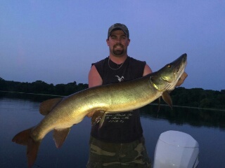 Musky Fishing Timber and Laydowns