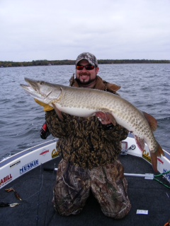 FISH TALES: Hunter Zietz lands 52-inch muskie during Minnesota Fishing  opener